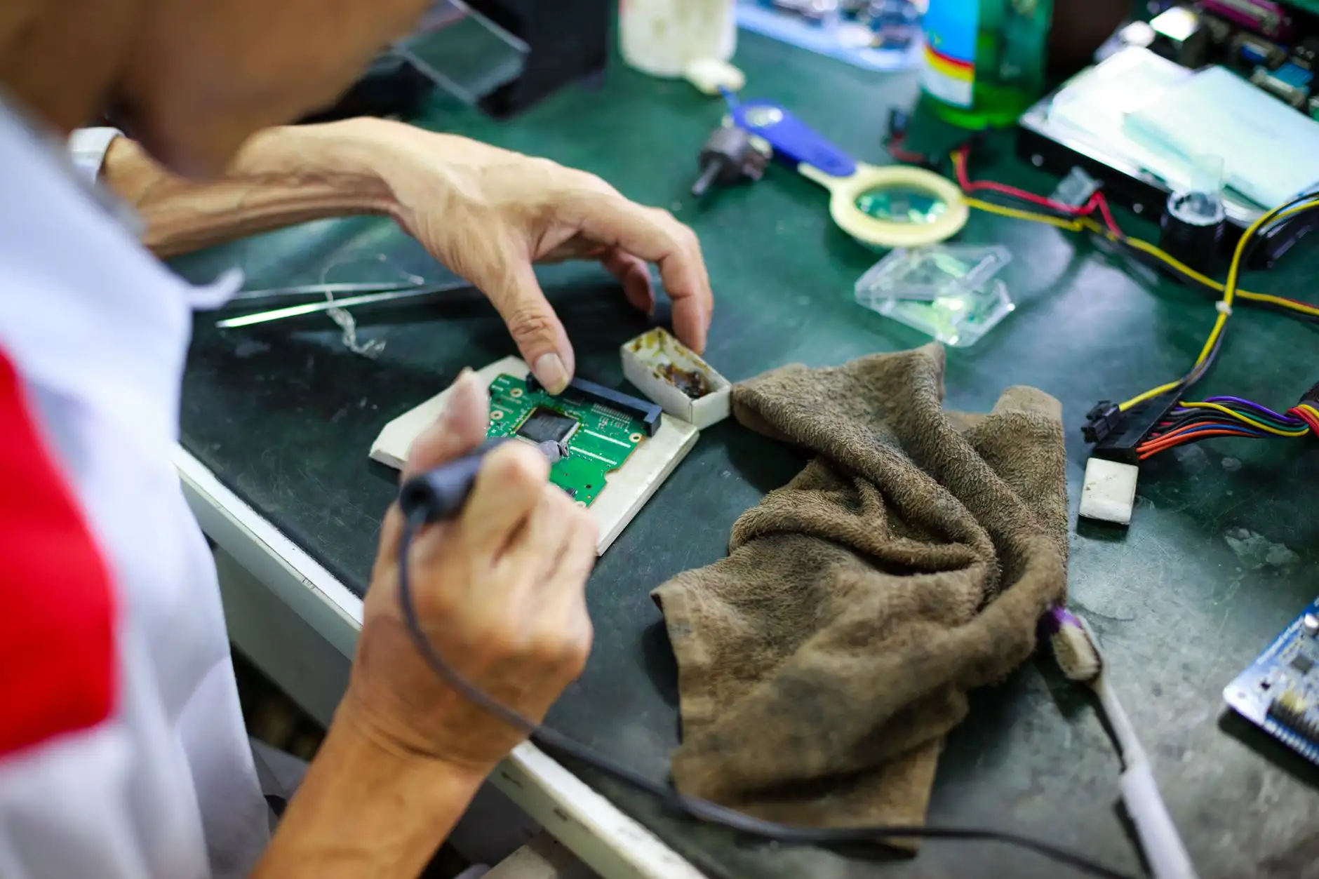 上网行为管理设备在政企网络安全中的技术应用解析