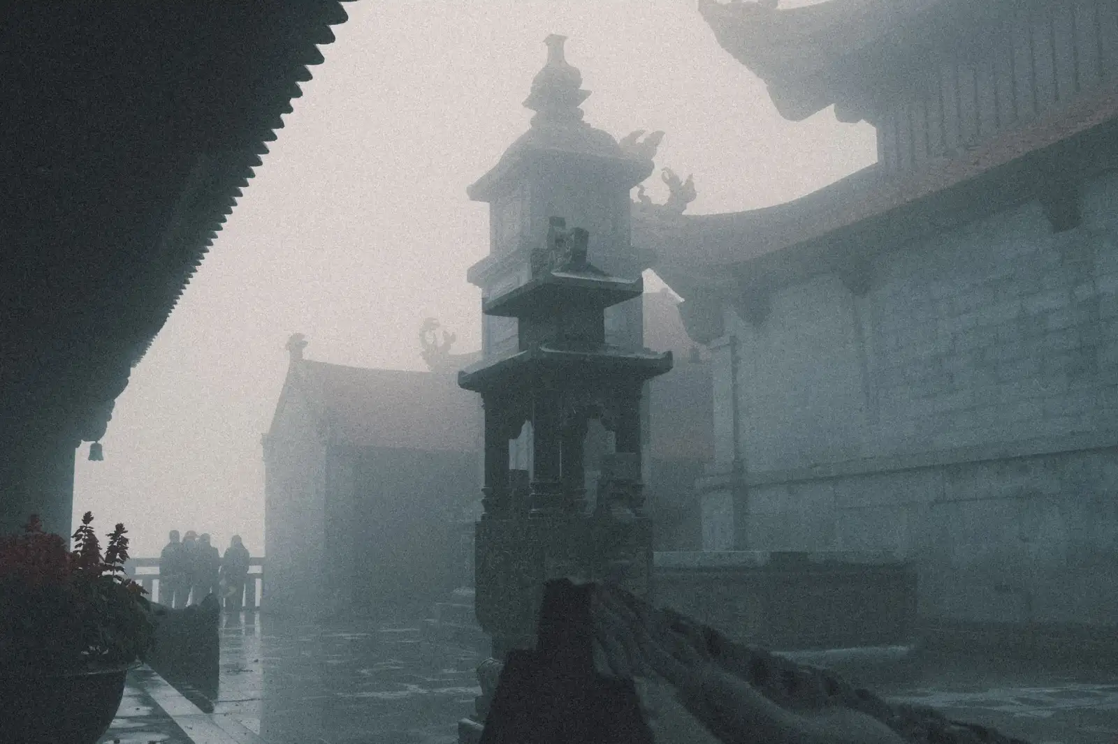 上网行为管理设备与流量控制设备的协同部署策略解析